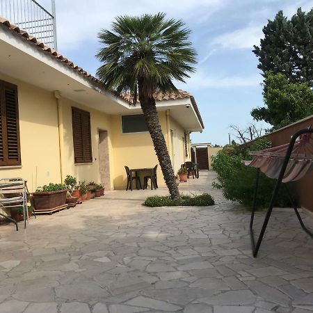 B&B Sun House Modugno Exteriör bild