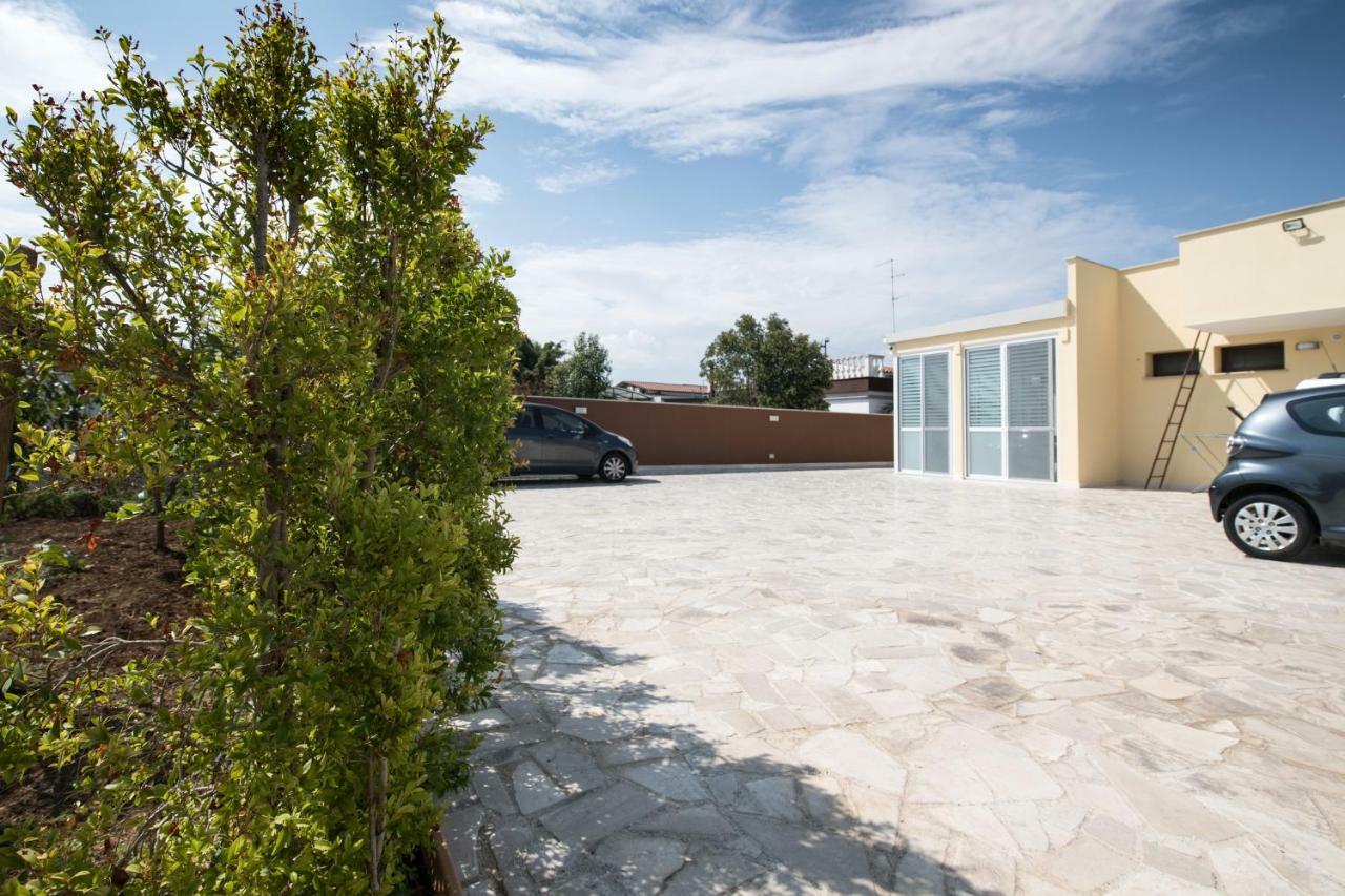 B&B Sun House Modugno Exteriör bild