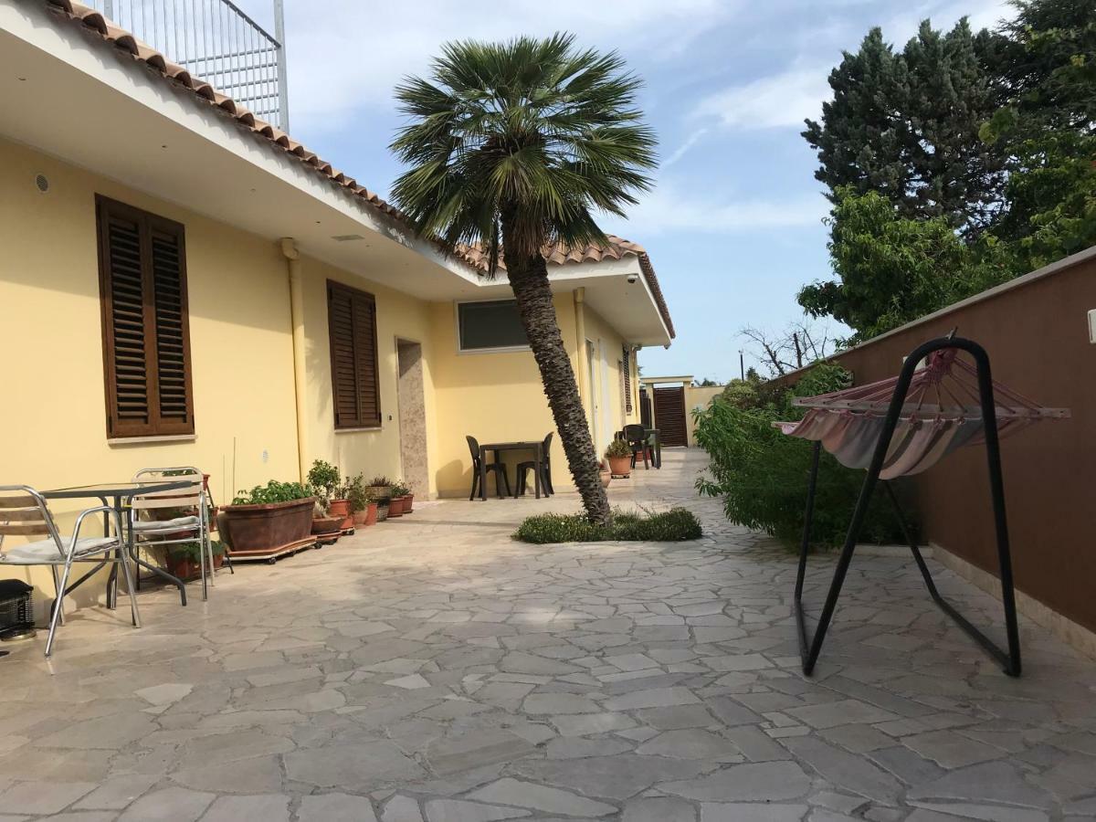 B&B Sun House Modugno Exteriör bild